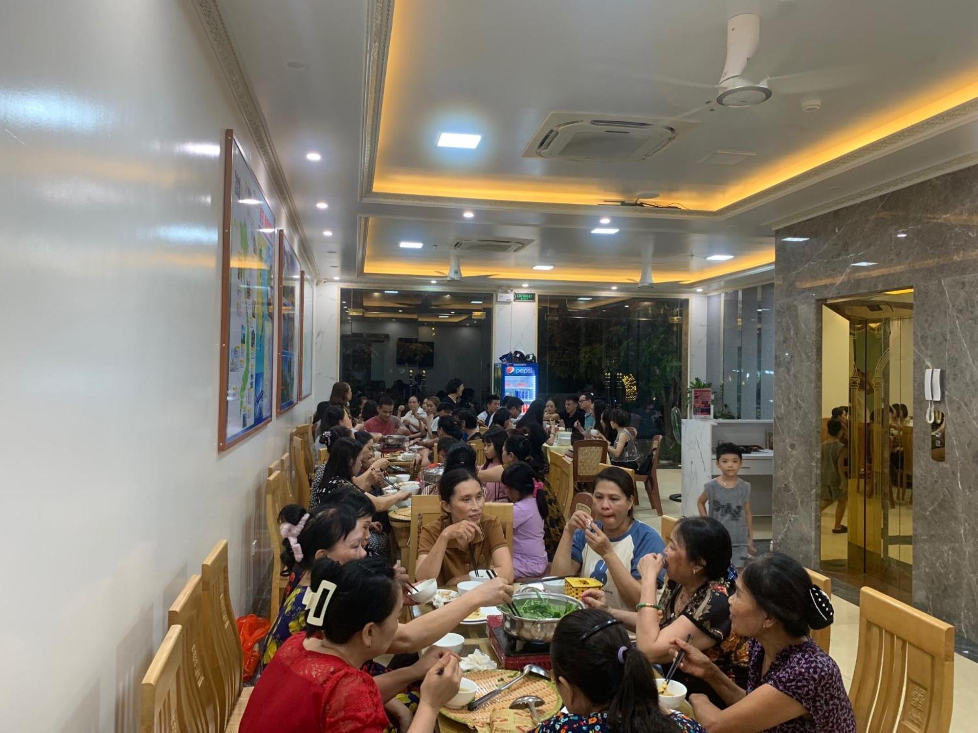 Tung Quang Hotel Dong Khe Sau Exteriér fotografie