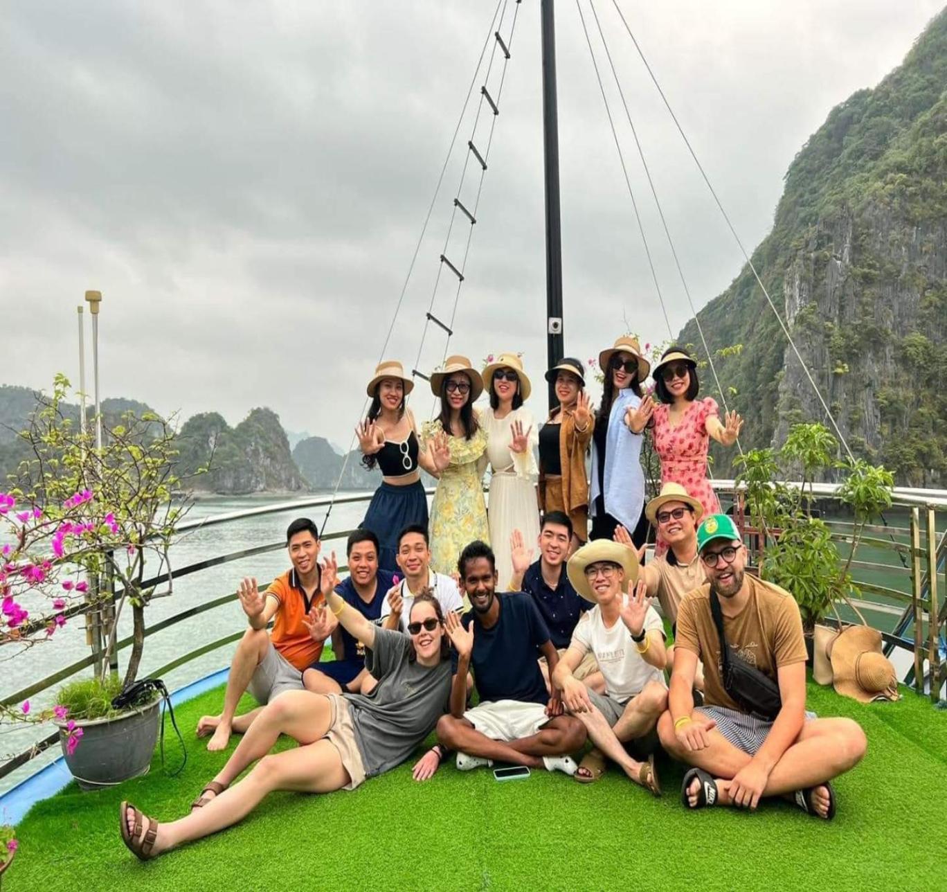 Tung Quang Hotel Dong Khe Sau Exteriér fotografie