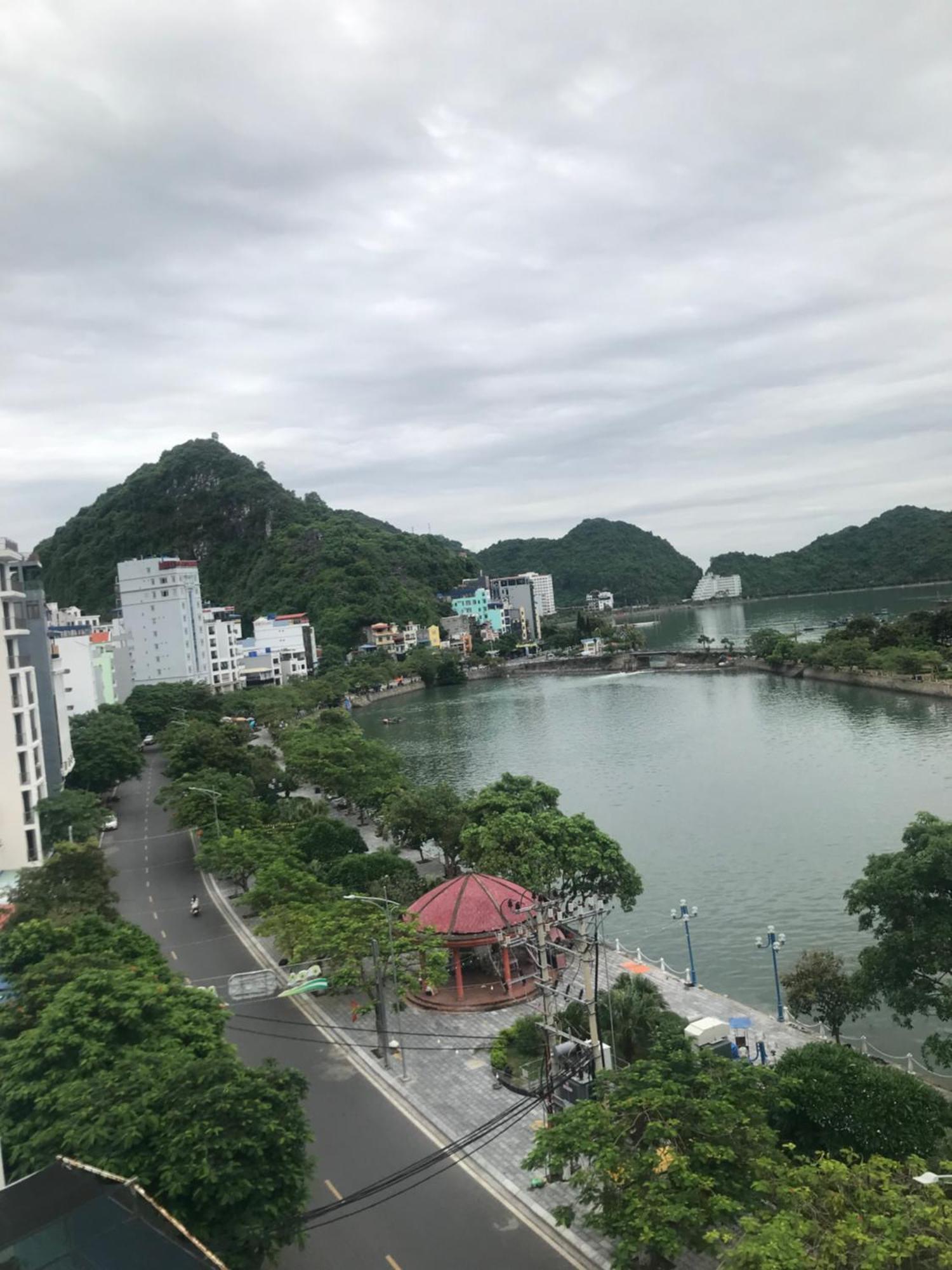 Tung Quang Hotel Dong Khe Sau Exteriér fotografie