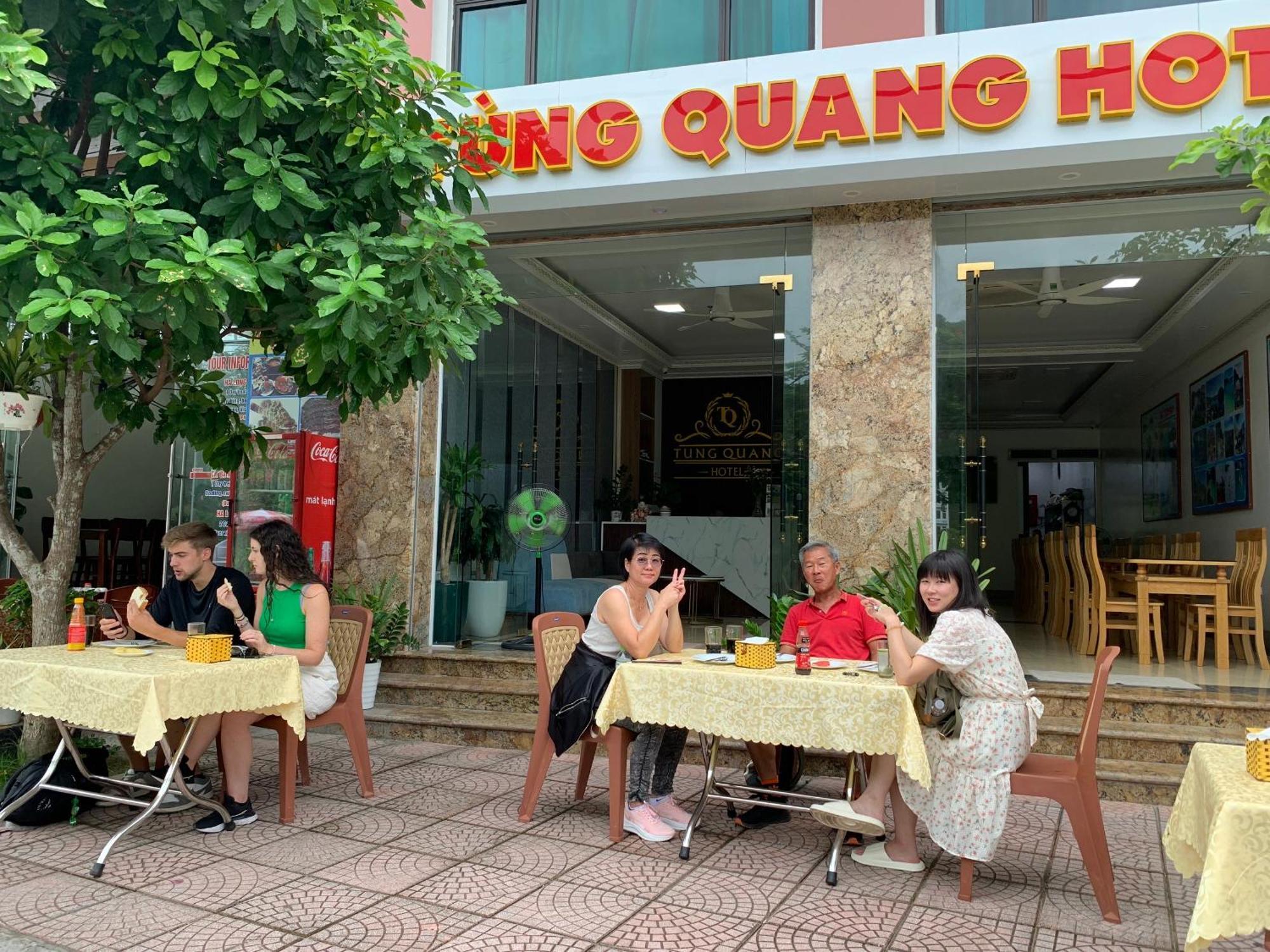 Tung Quang Hotel Dong Khe Sau Exteriér fotografie