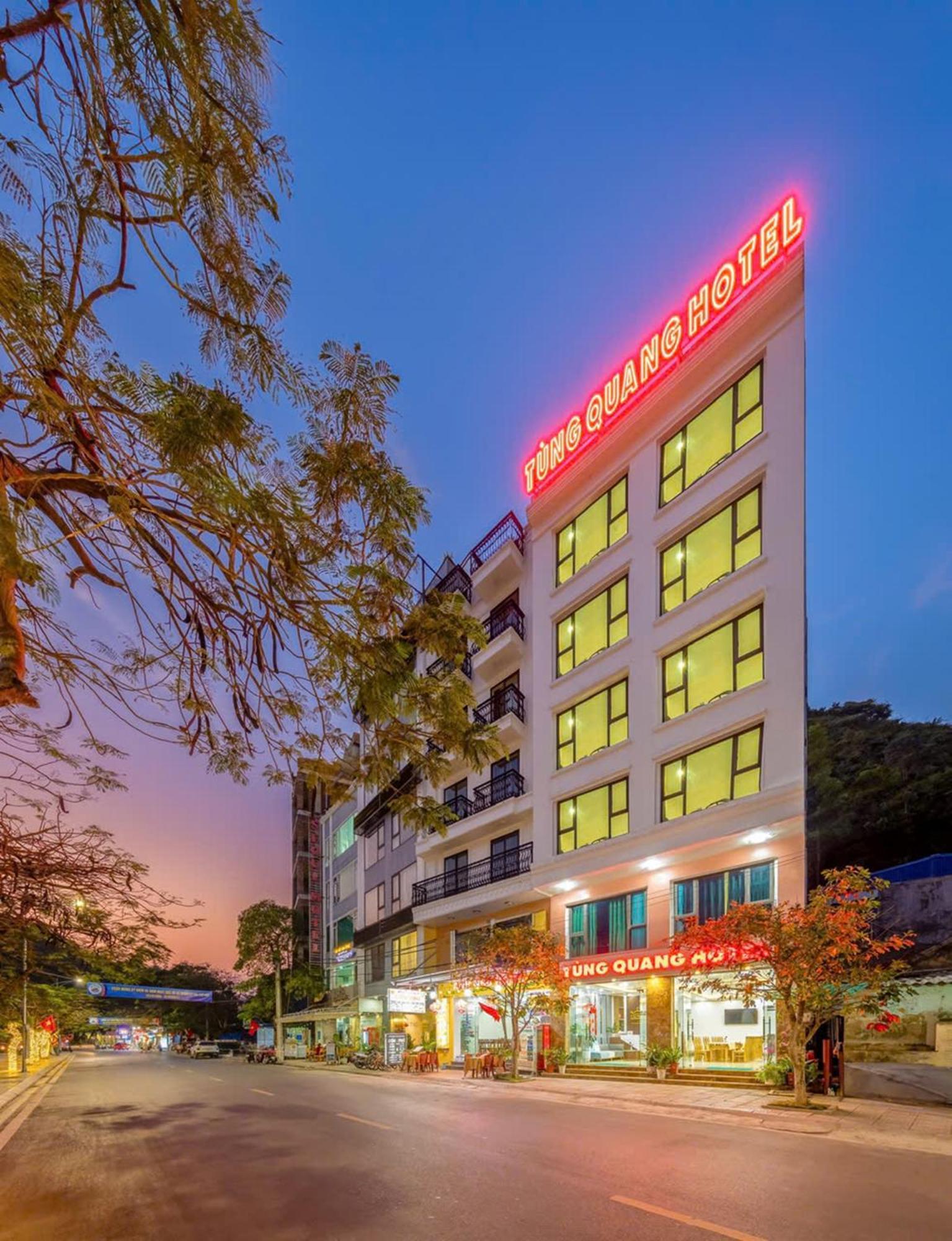 Tung Quang Hotel Dong Khe Sau Exteriér fotografie