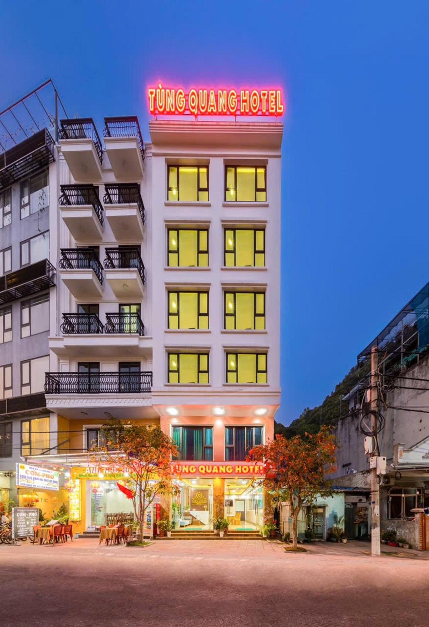 Tung Quang Hotel Dong Khe Sau Exteriér fotografie